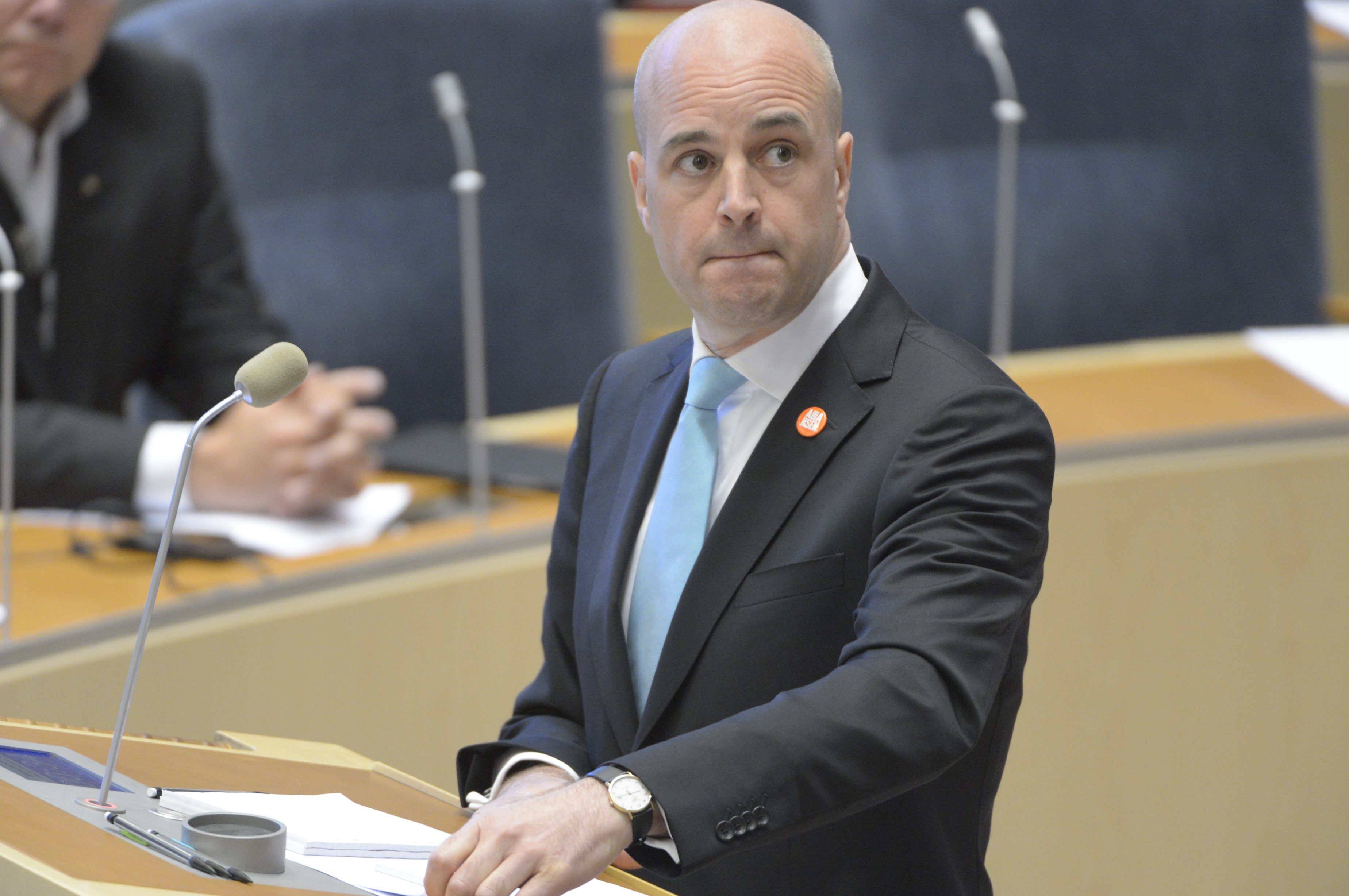 Fredrik Reinfeldt, Lön, Politiker, Statsminister