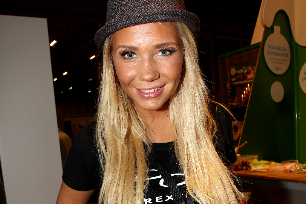 Dessie, Blogg, Olaga hot, Misshandel