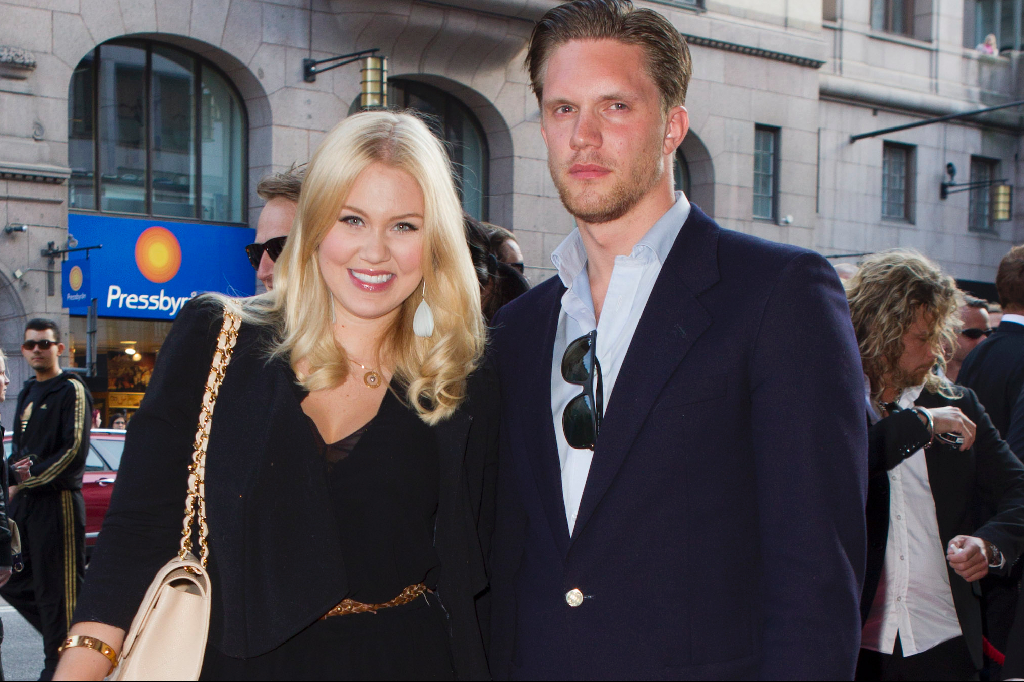 Odd Spångberg, Blondinbella, Förlovad, Brollop