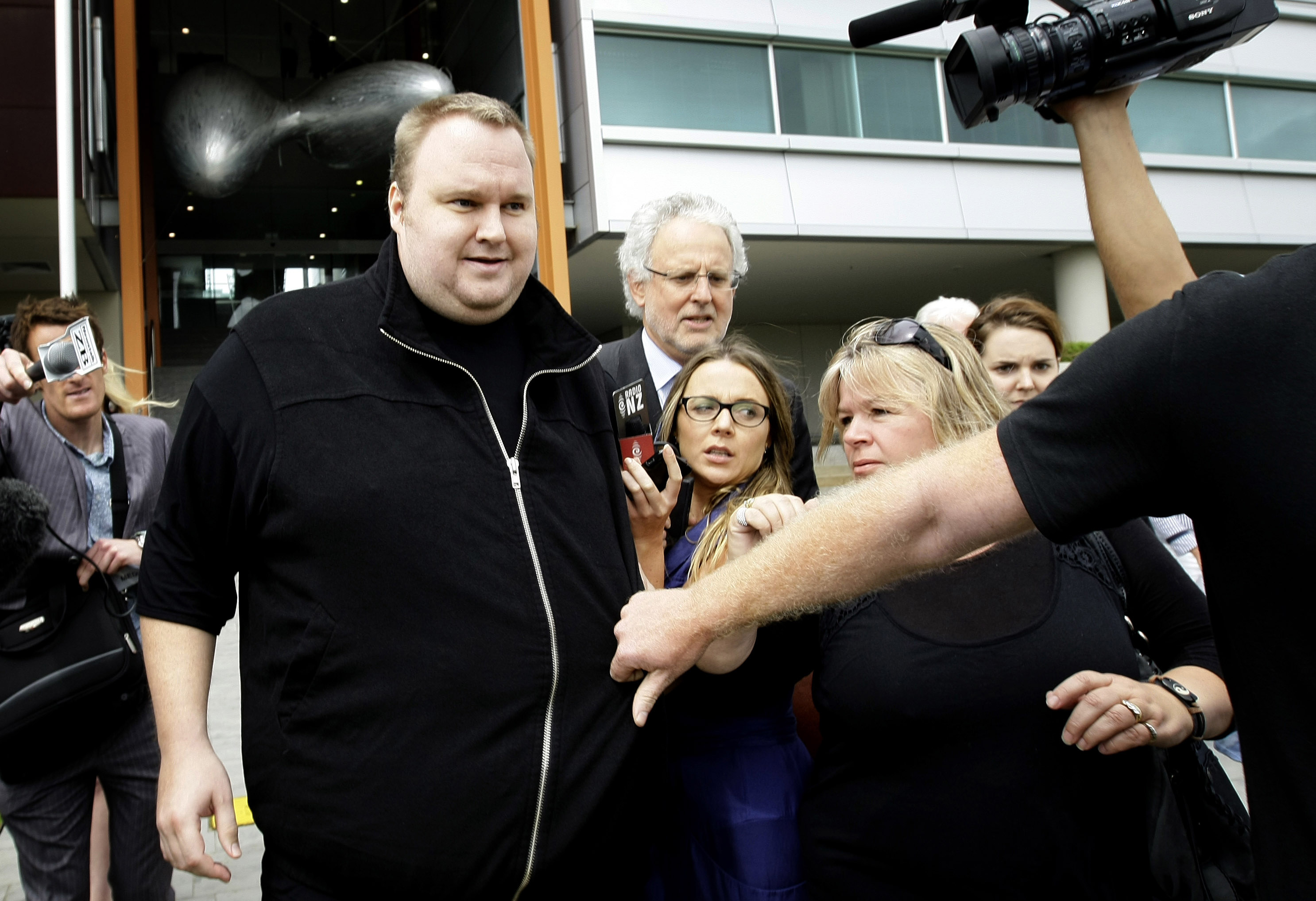 Fildelning, Kim Dotcom, Megaupload, FBI, 10 000 Euro,  Mega