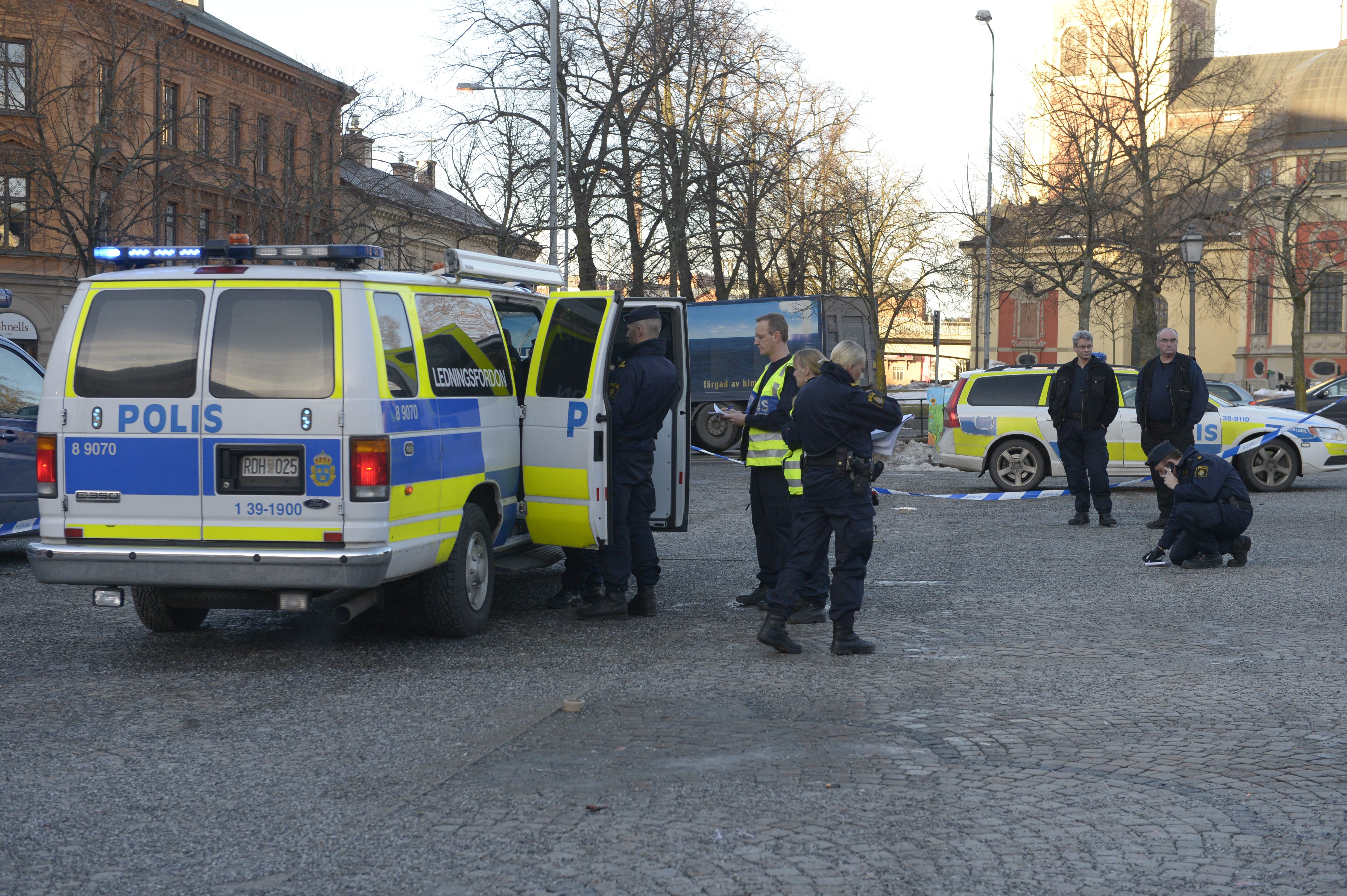 Skjuten, Sodertalje, Guldrån, Rånare, Polis