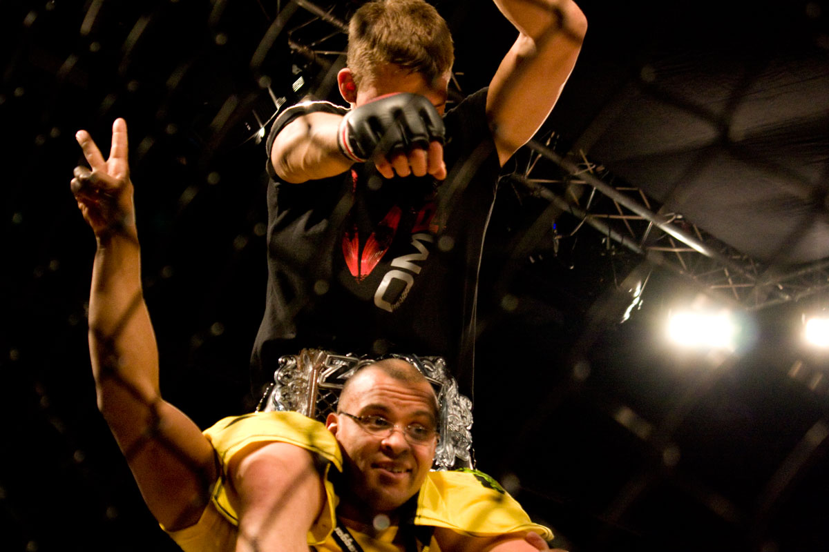 Elina Nilsson, Hanna Sillén, Lisebergshallen, MMA, The Zone FC 9, Eddy Bengtsson, Goteborg, Paul Reed, Victor Cheng, Besam Yousef, Martin Svensson