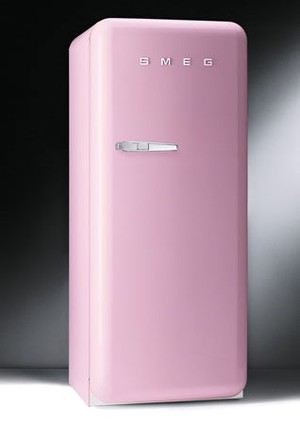 Rosa kylskåp från populära SMEG