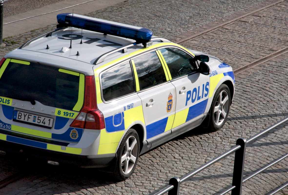 Sodertalje, Guldrån, Skjuten, Rånare, Polis