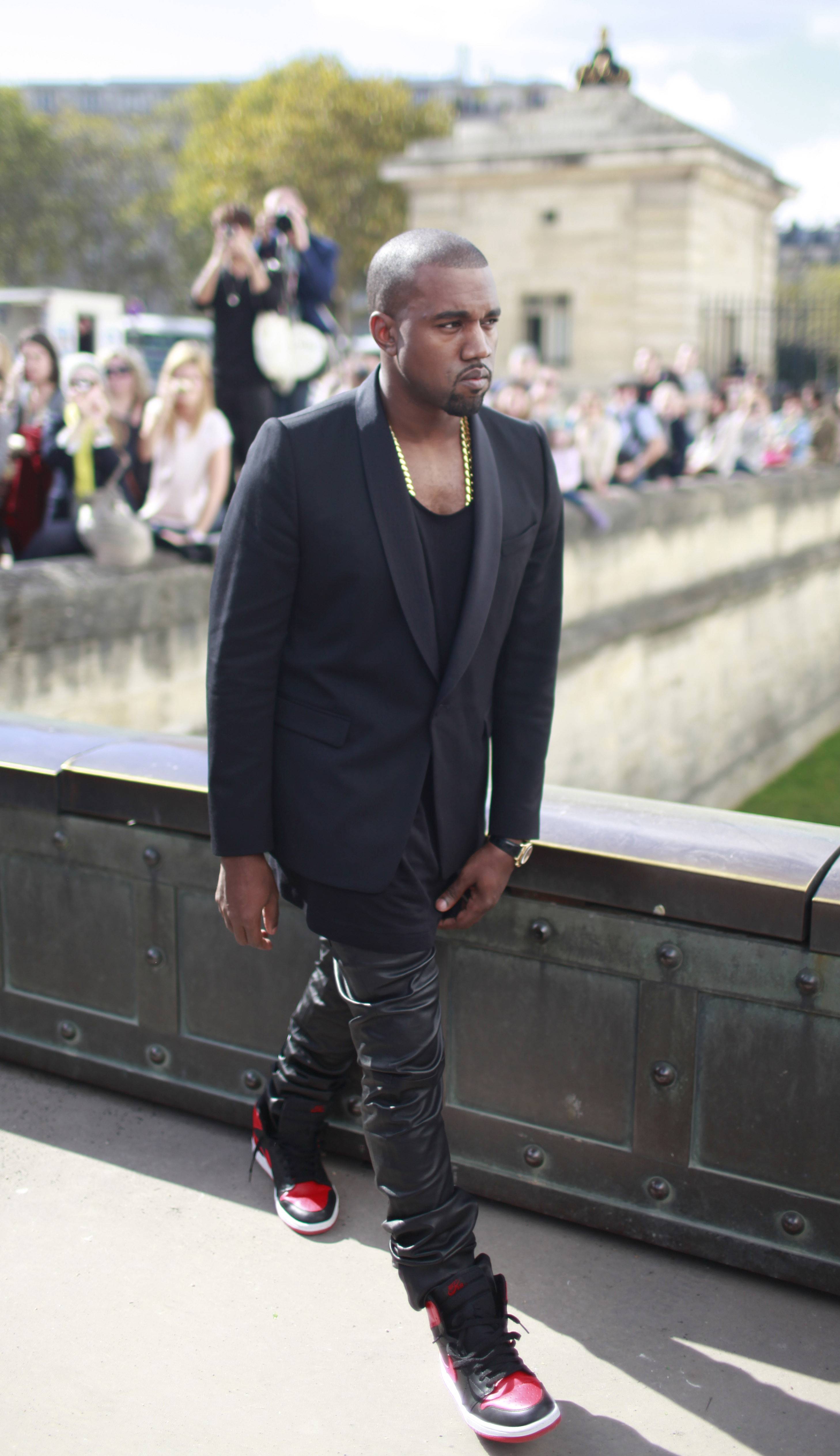 Kanye West, Kim Kardashian,  Förhållande på is