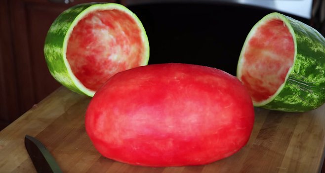 falska nakenfoto bisarra nakna tjejer