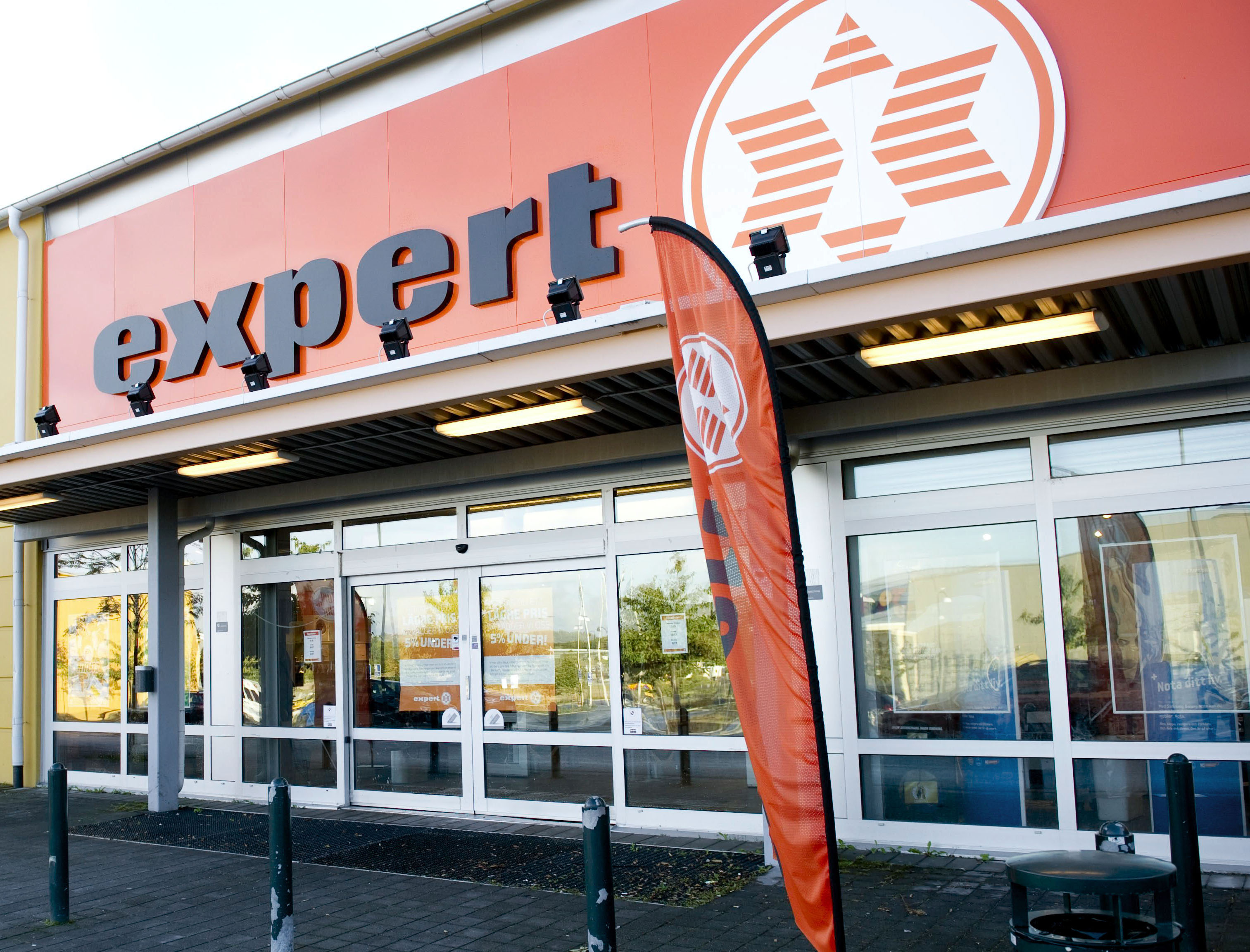 Expert,  Kunder, Konkurs, Rea