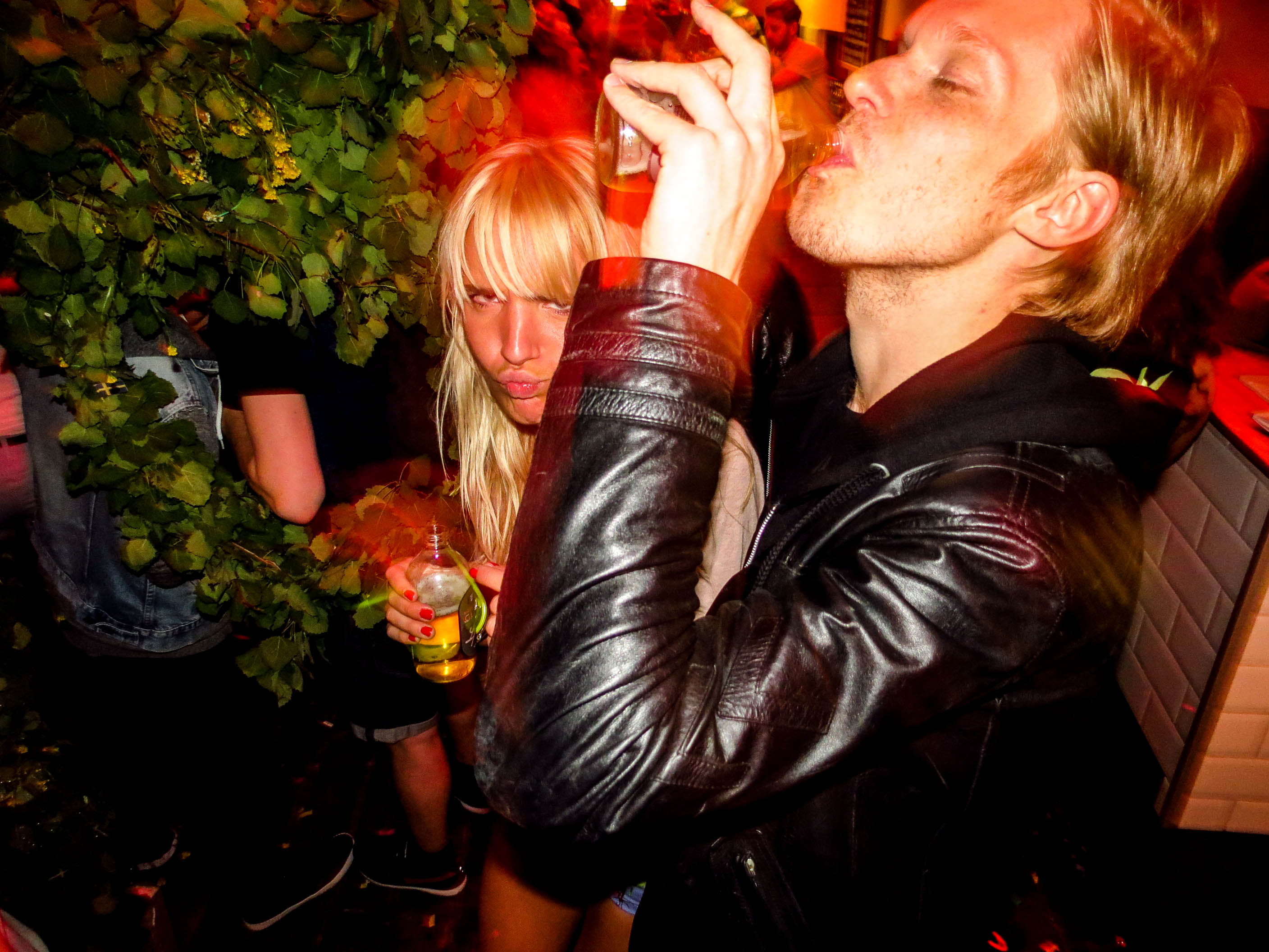 VICE, Y och M, Kåken