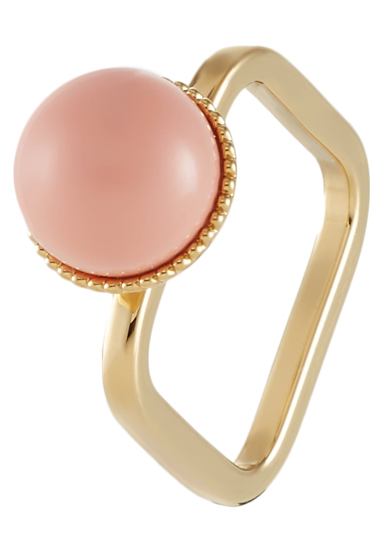 Ring med en rosa sten