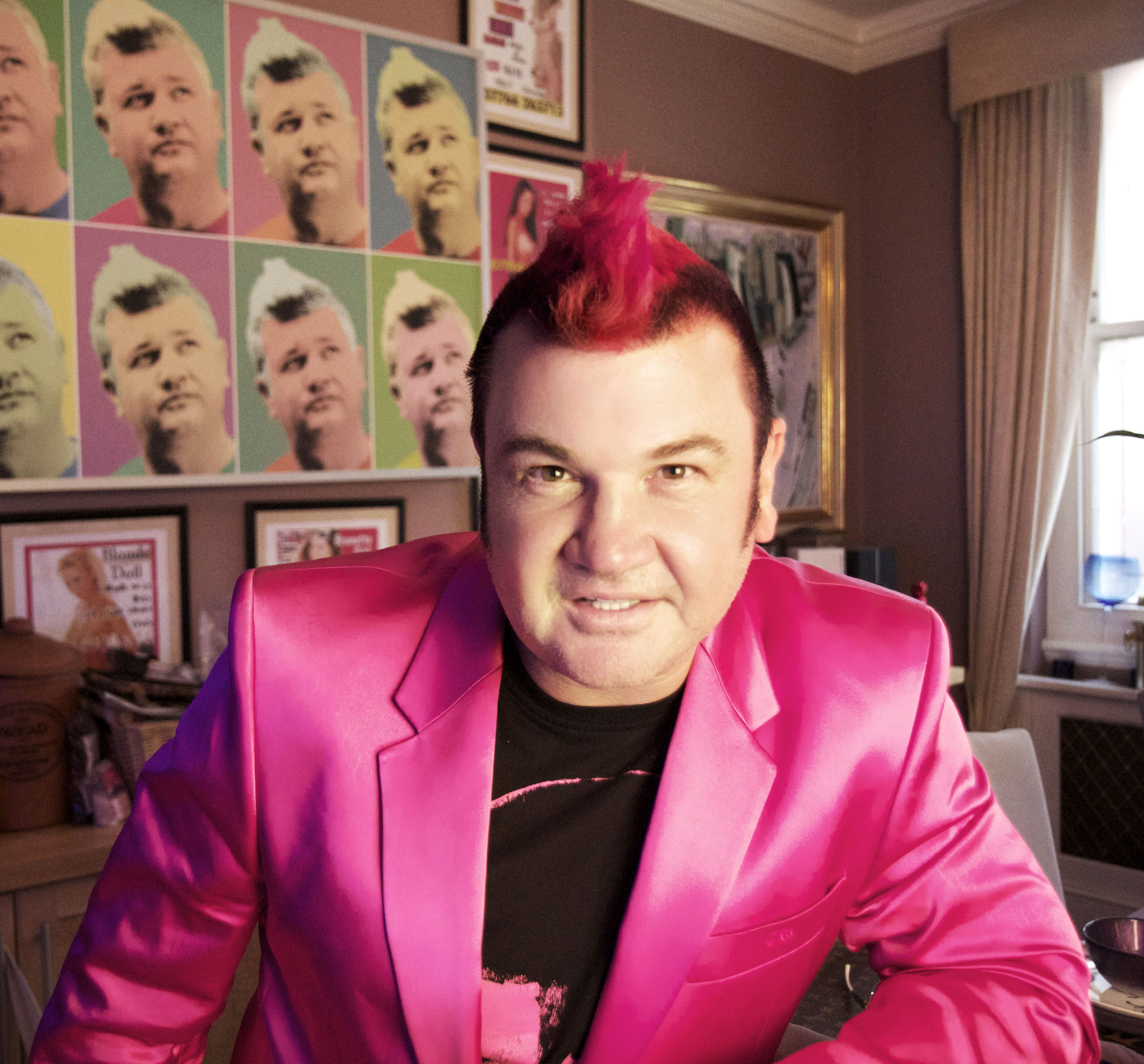 Tvättbräda, Skandal, 2011, Celebrity Big Brother, 6-pack, Darryn Lyons, Tara Reid, Magrutor
