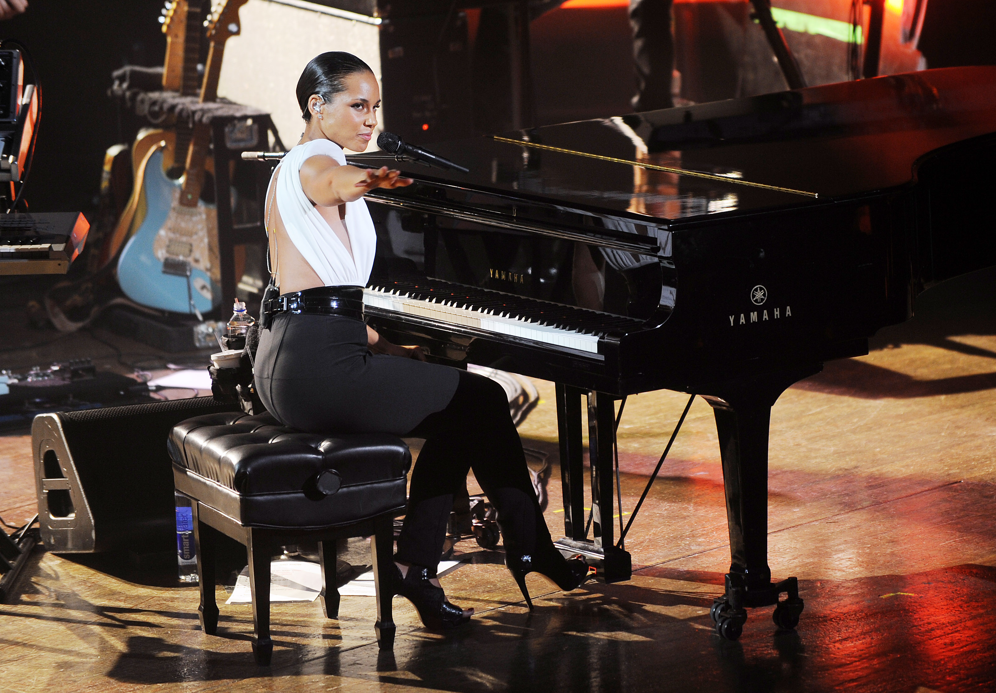 Gangnam-style, MTV Europe Music Awards, MTV, alicia keys, Muse