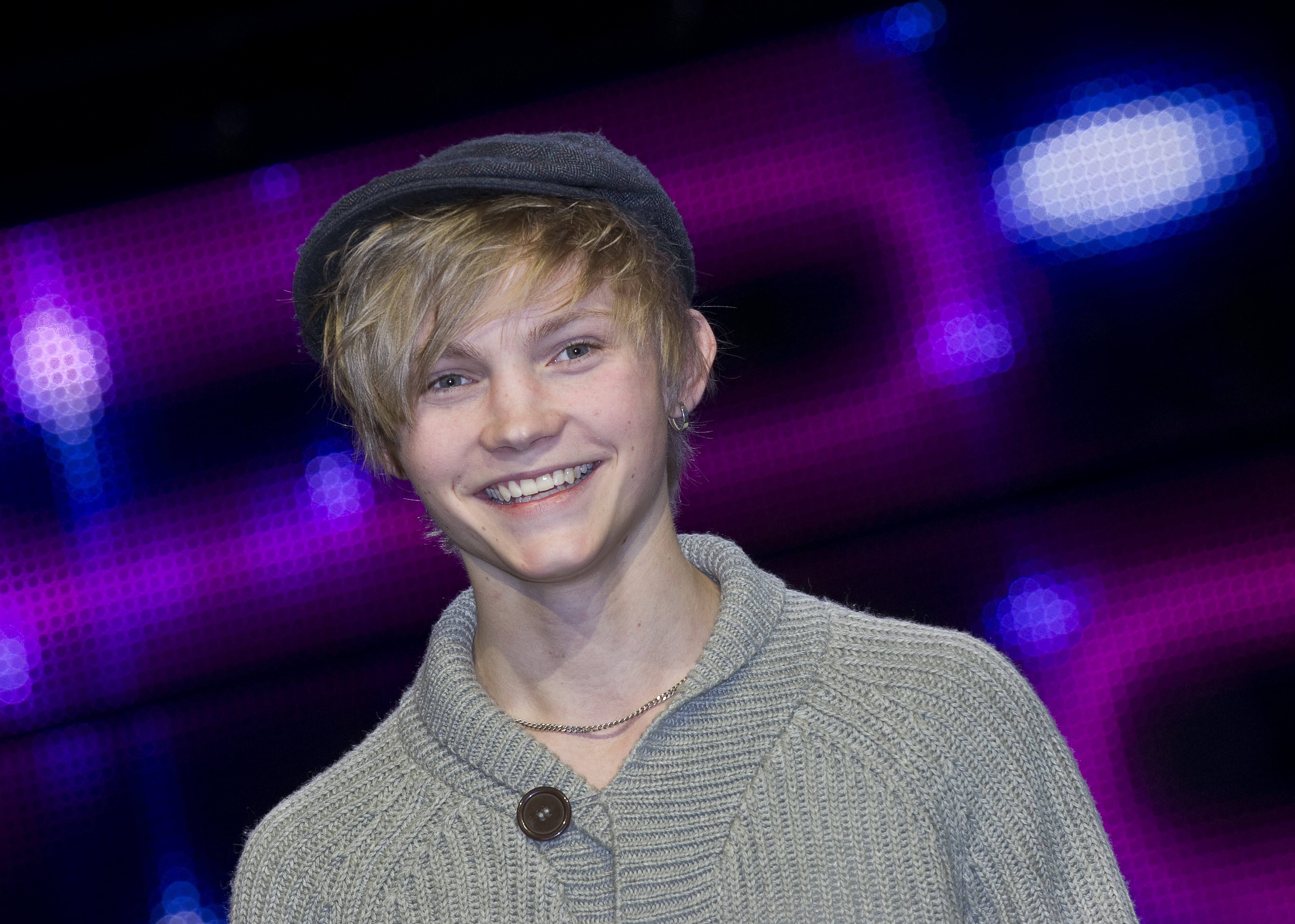Big in Japan, Ulrik Munther, Söndagsintervju, webbteveserie