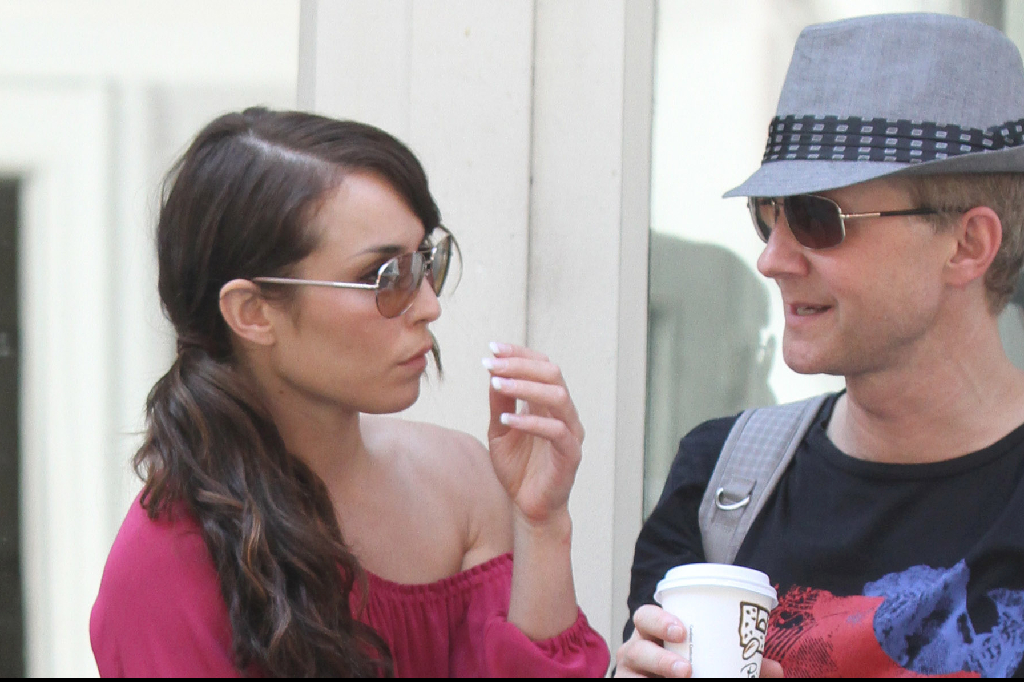 Singel, Noomi Rapace, Kramar, Hollywood, Mystisk man