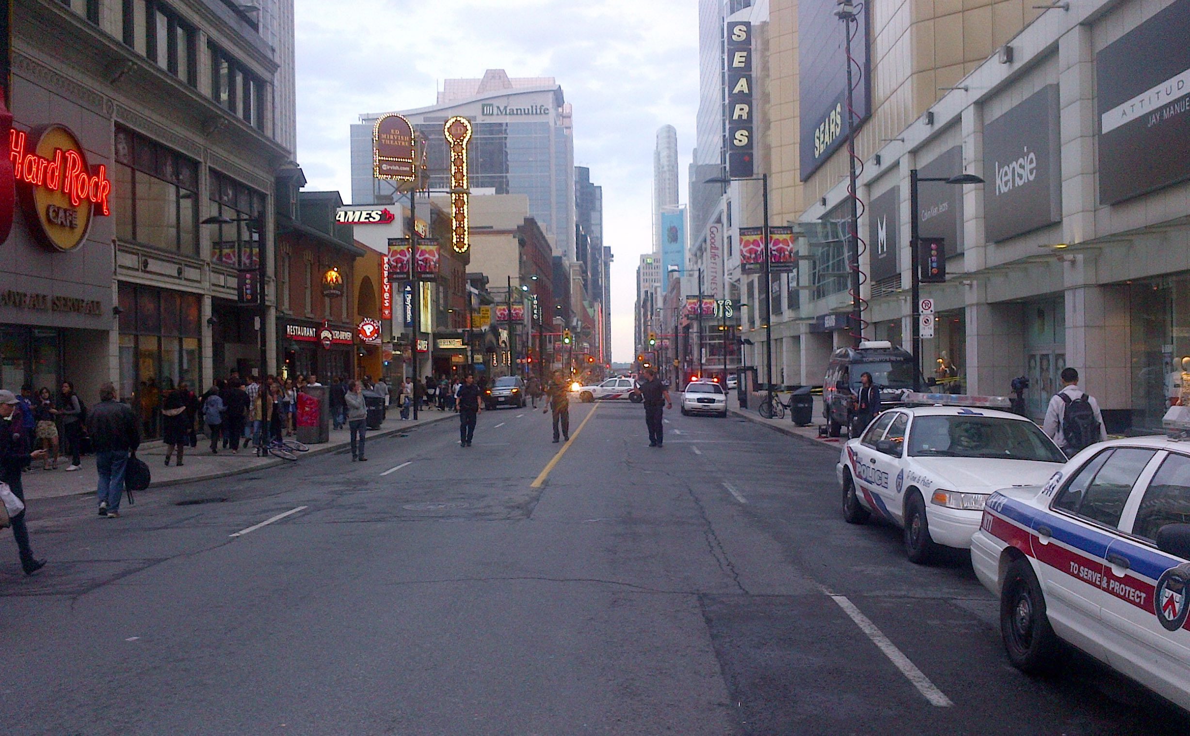 Skottlossning, Kanada, Polis, Toronto