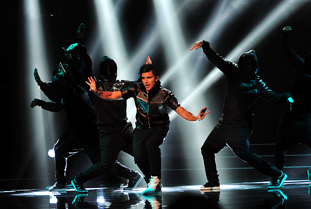 Marching in the name of love, Eric Saade, comeback, X-factor