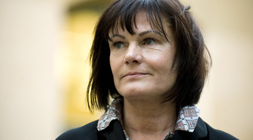 Kungen, Den motvillige monarken, Strippklubb, Källa, Bok