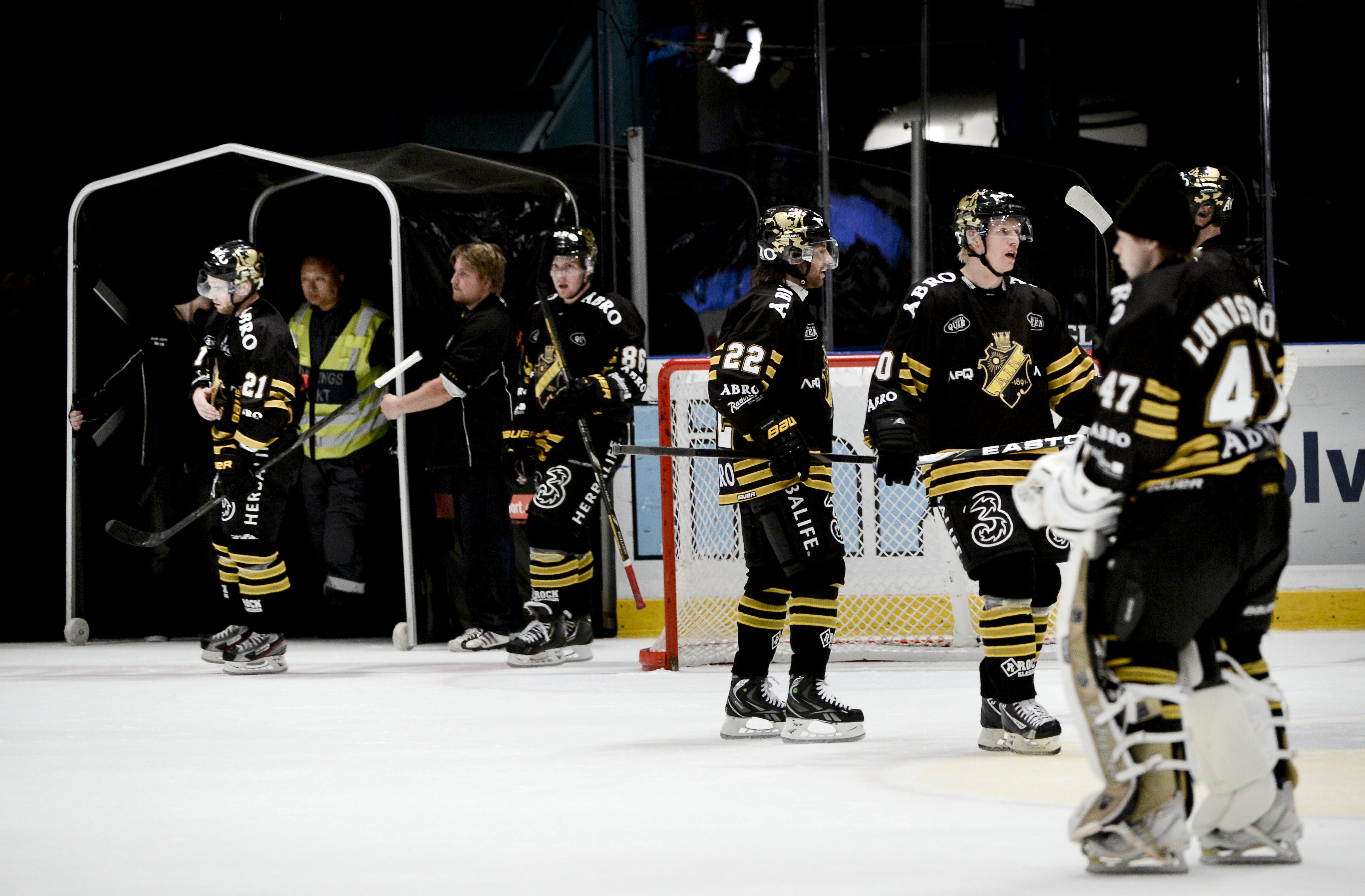 AIK, AIK-fans, Twitter, HV71, Gustaf Wesslau, Hån