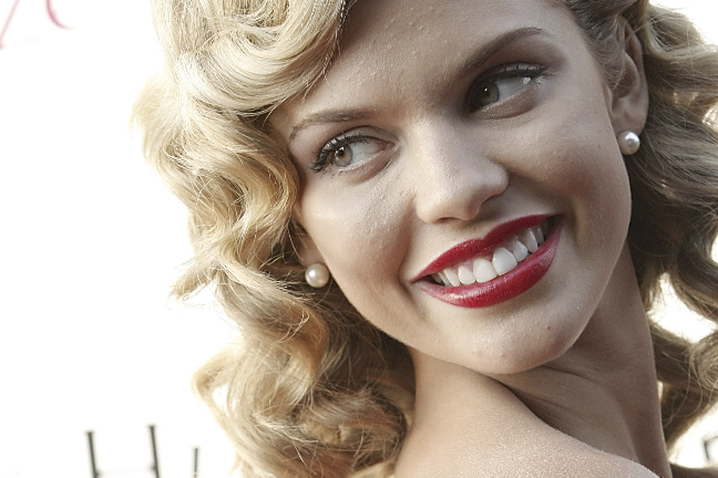 Bröst, Tori Spelling, AnnaLynne McCord, Beverly Hills, Hollywood, Bröstvårta, Stjärna, naken, Twitter