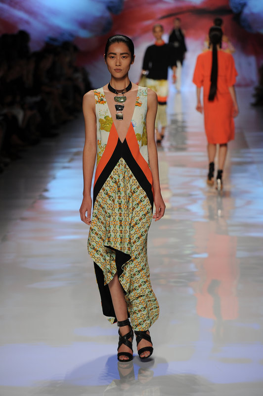 Catwalk, Trendspaning,  v-ringat
