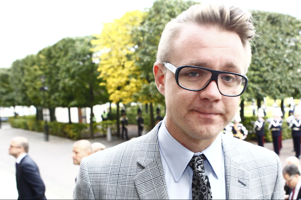 Jimmie Åkesson, Politik, Fredrik Reinfeldt, Etniska svenskar, Mitt i livet, Moderaterna, SD, Regeringen, Alliansen, Sverigedemokraterna