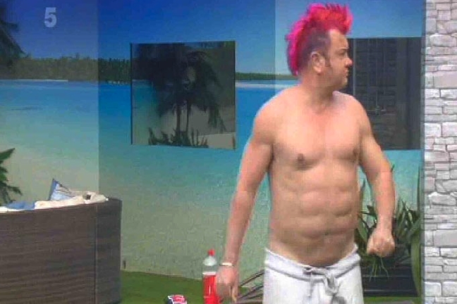 Magrutor, Tara Reid, 2011, 6-pack, Skandal, Tvättbräda, Celebrity Big Brother, Darryn Lyons