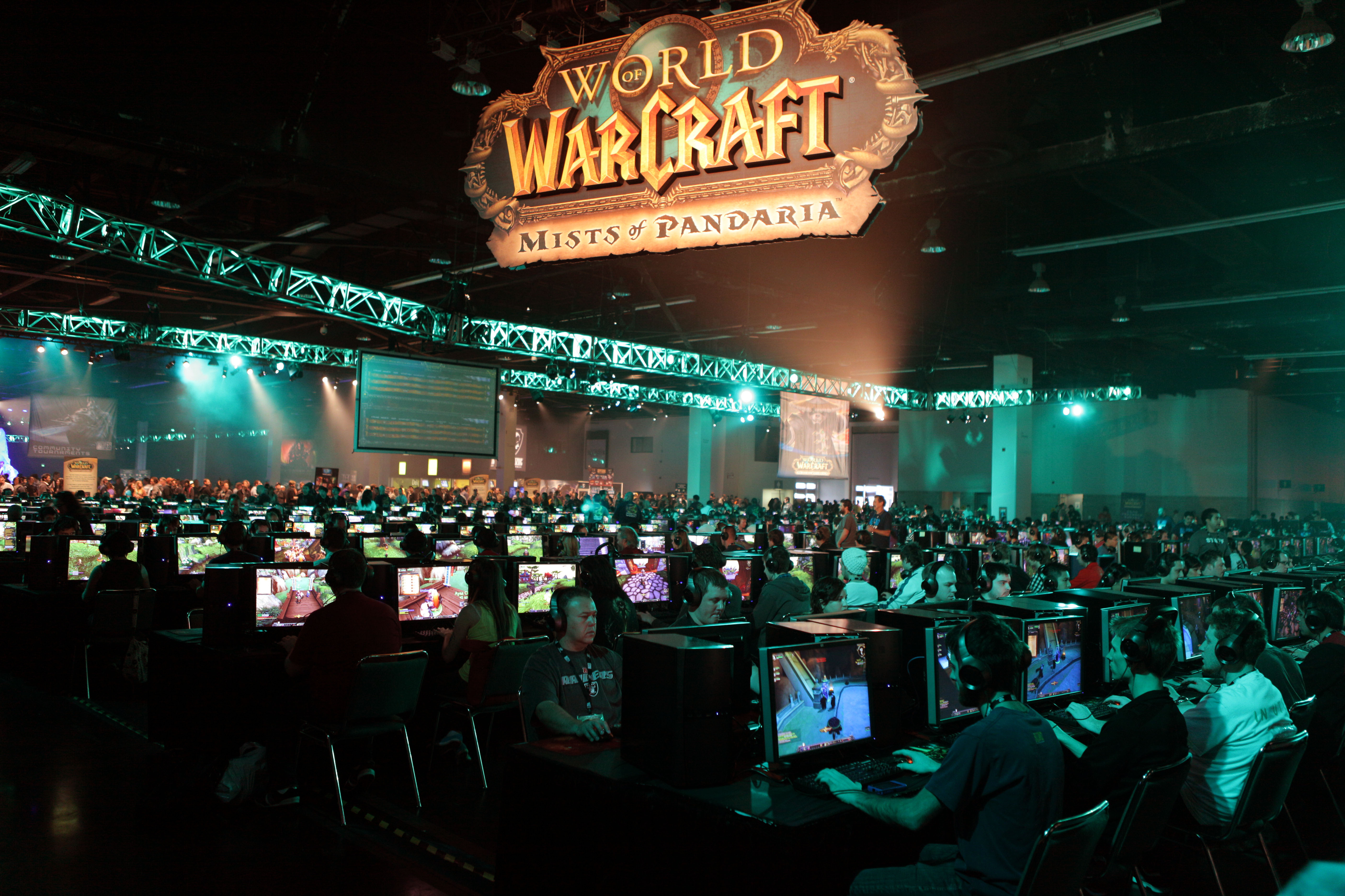 Fremskrittspartiet, Anders Behring Breivik, Oslo, Jan Simonsen, Terror, World of Warcraft, Rättegång