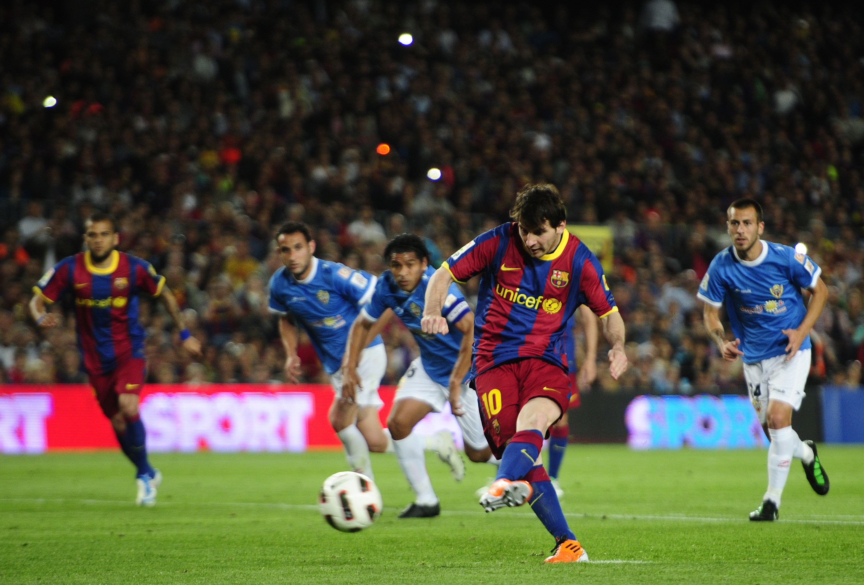 Barcelona, el Clasico, Real Madrid, Xavi, Messi, Henok Goitom