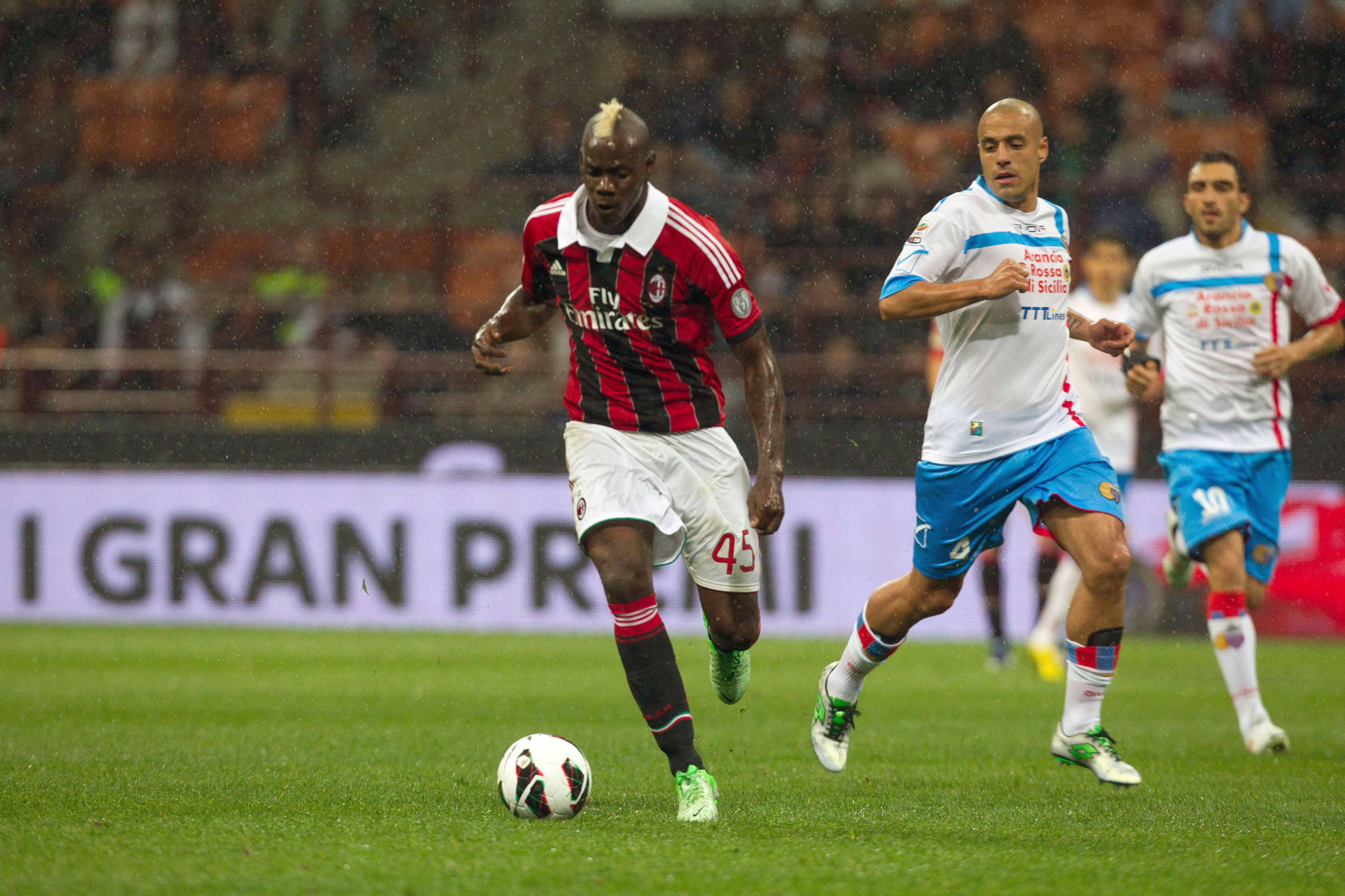 Mario Balotelli, Twitterkonto, Twitter