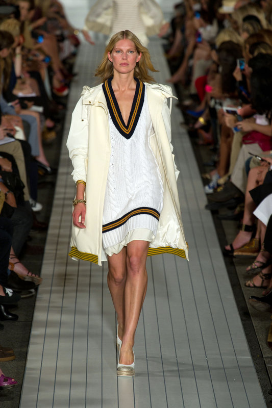 Catwalk, Trendspaning,  v-ringat