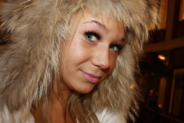 Dessie, Desire Nilsson, Bloggerskor, Paow, Misshandel, Maud Olofsson