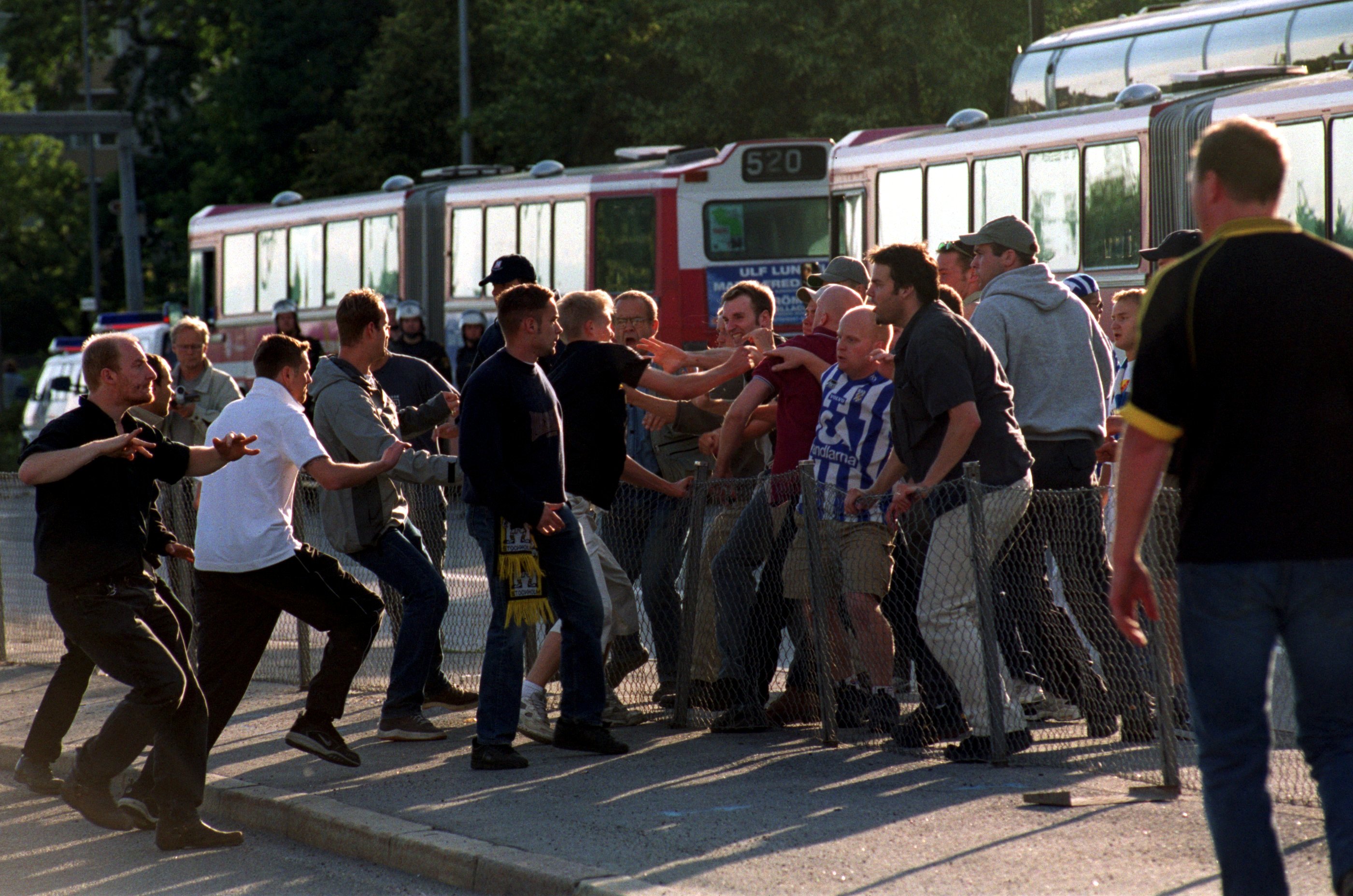 2000: Slagsmål efter att AIK förlorat mot IFK Göteborg. 2000: Slagsmål efter att AIK förlorat mot IFK Göteborg.