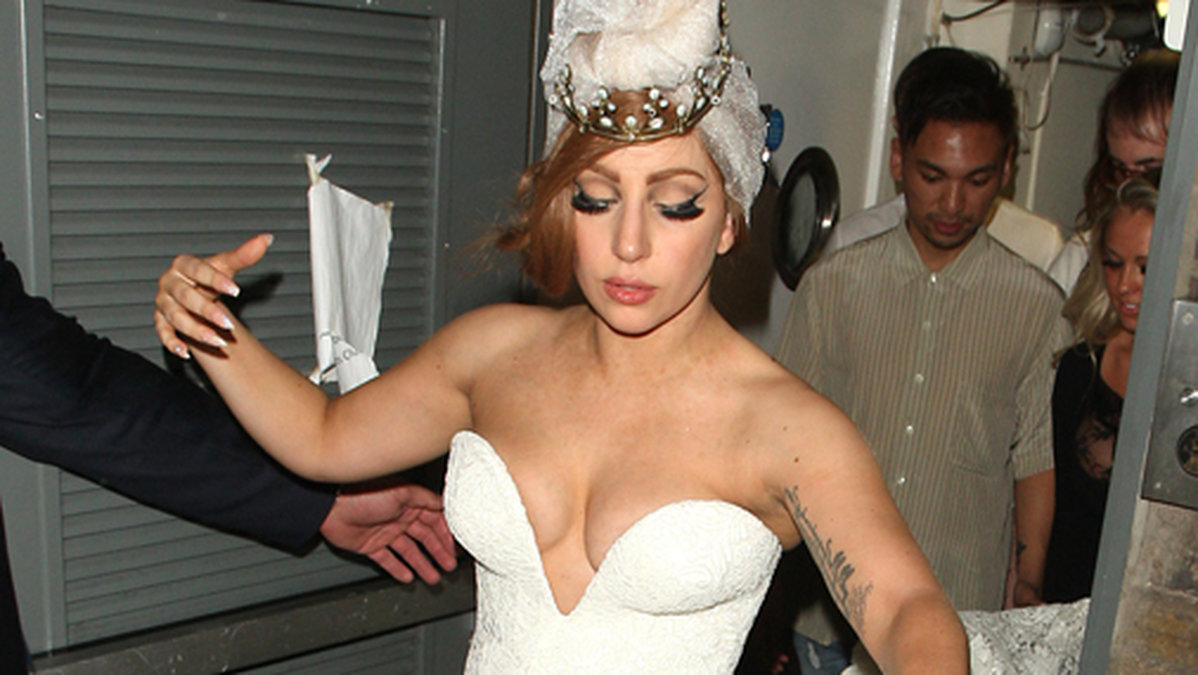 Men Lady Gaga, som själv gillar att leva i flärd, var inte sen med att komma till undsättning till Lindsays sida.