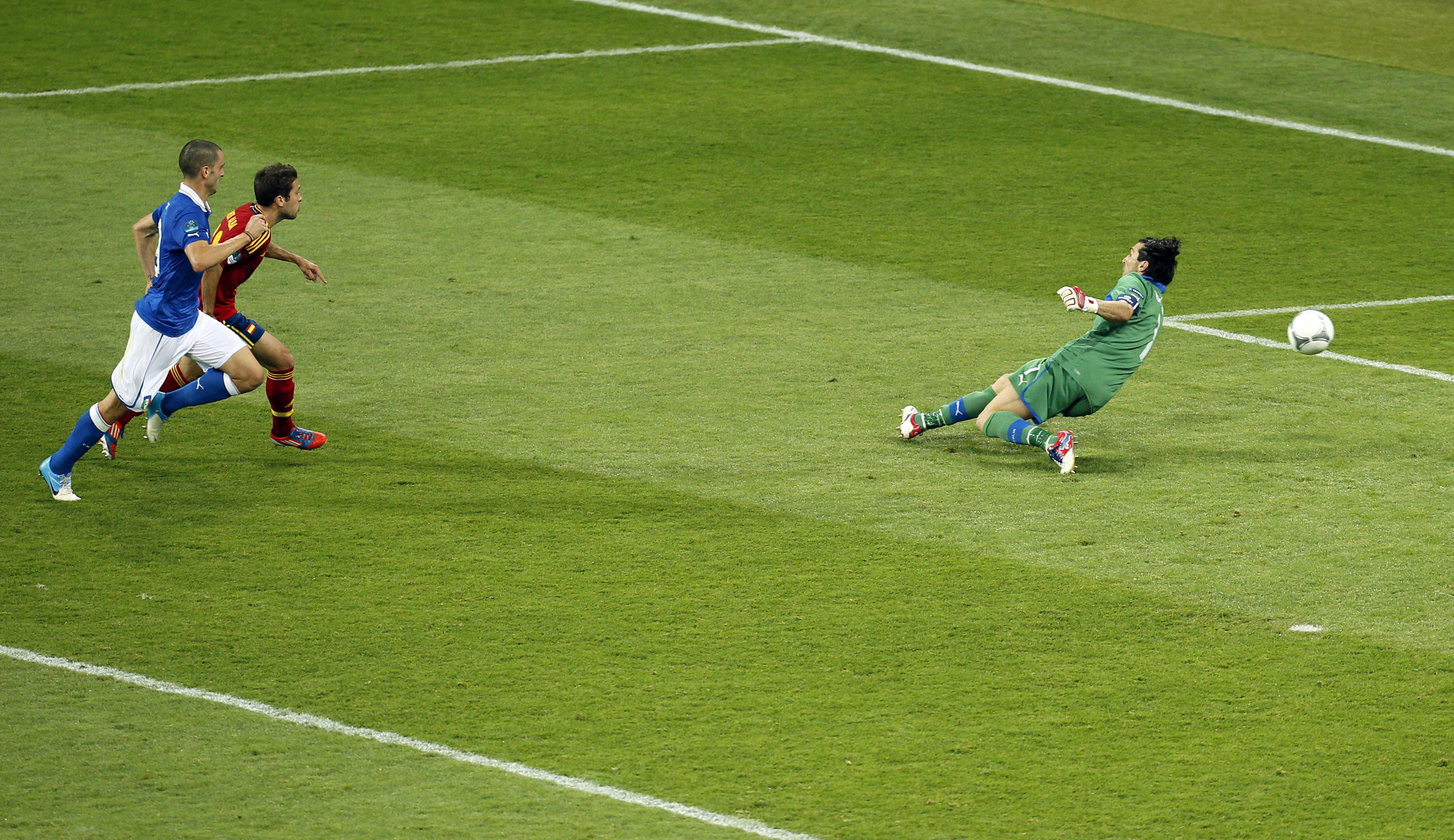 Och gjorde 2–0 för Spanien i den 41:a minuten. Och gjorde 2–0 för Spanien i den 41:a minuten.