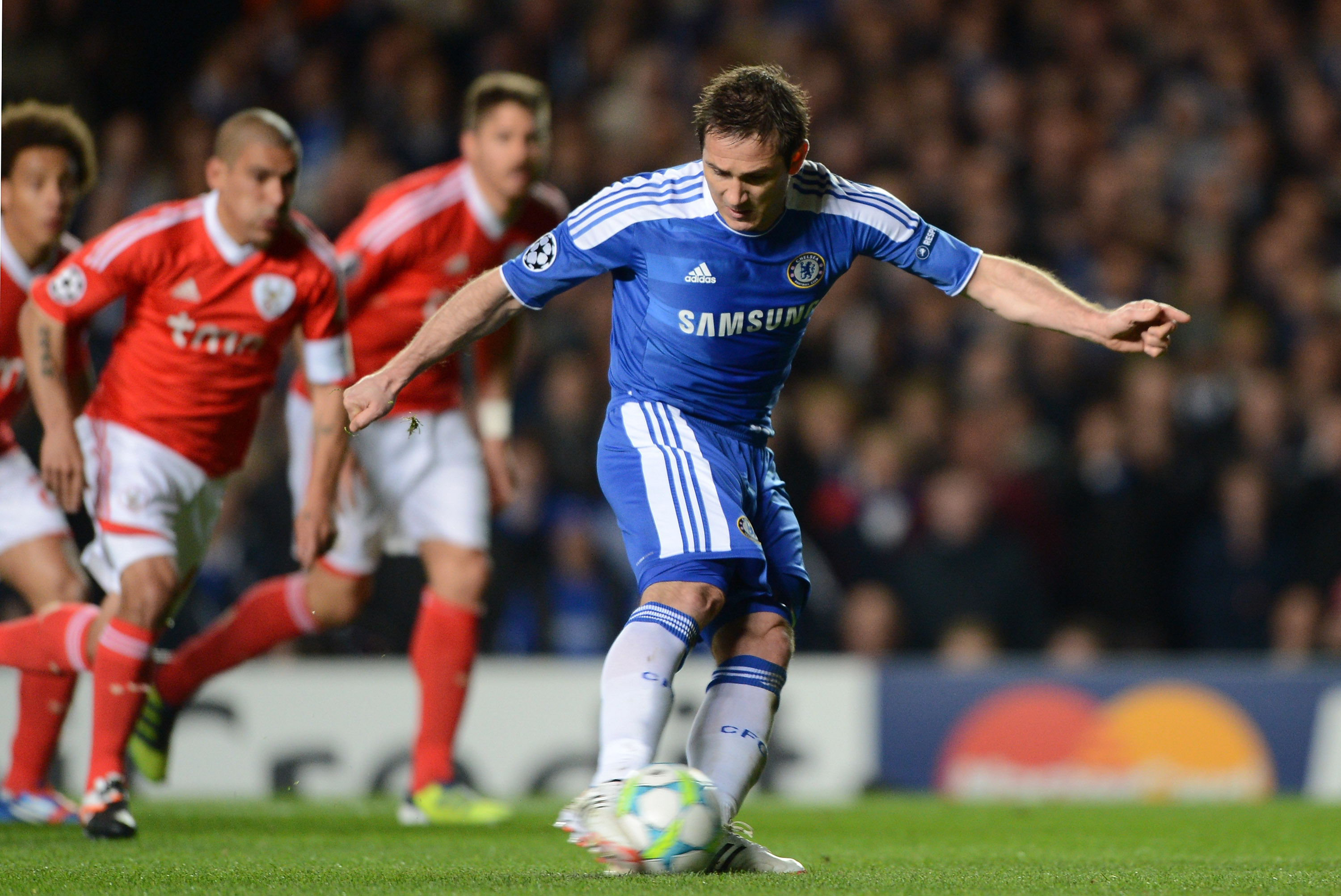 På Stamford Bridge gjorde Lampard 1-0 på straff och allt såg klart ut... På Stamford Bridge gjorde Lampard 1-0 på straff och allt såg klart ut...
