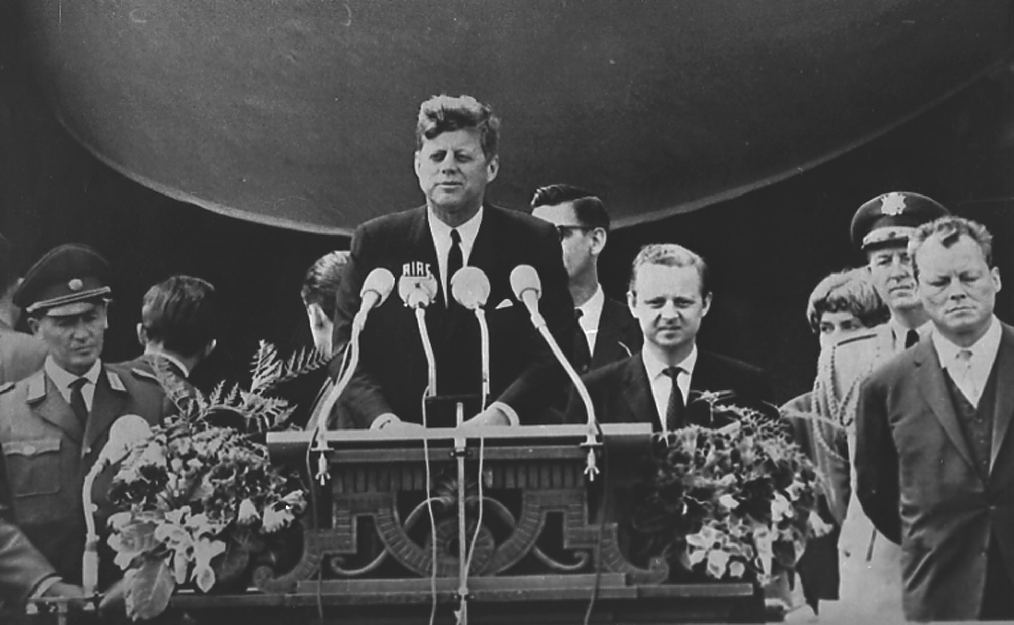 "I take pride in the words Ich bin ein Berliner!" - JFK hade koll på läget. Foto: Scanpix
