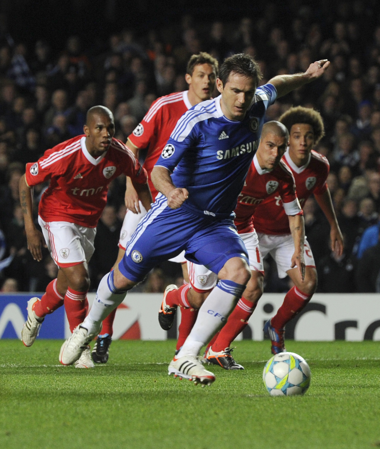 Som förvaltades av Frank Lampard. Som förvaltades av Frank Lampard.