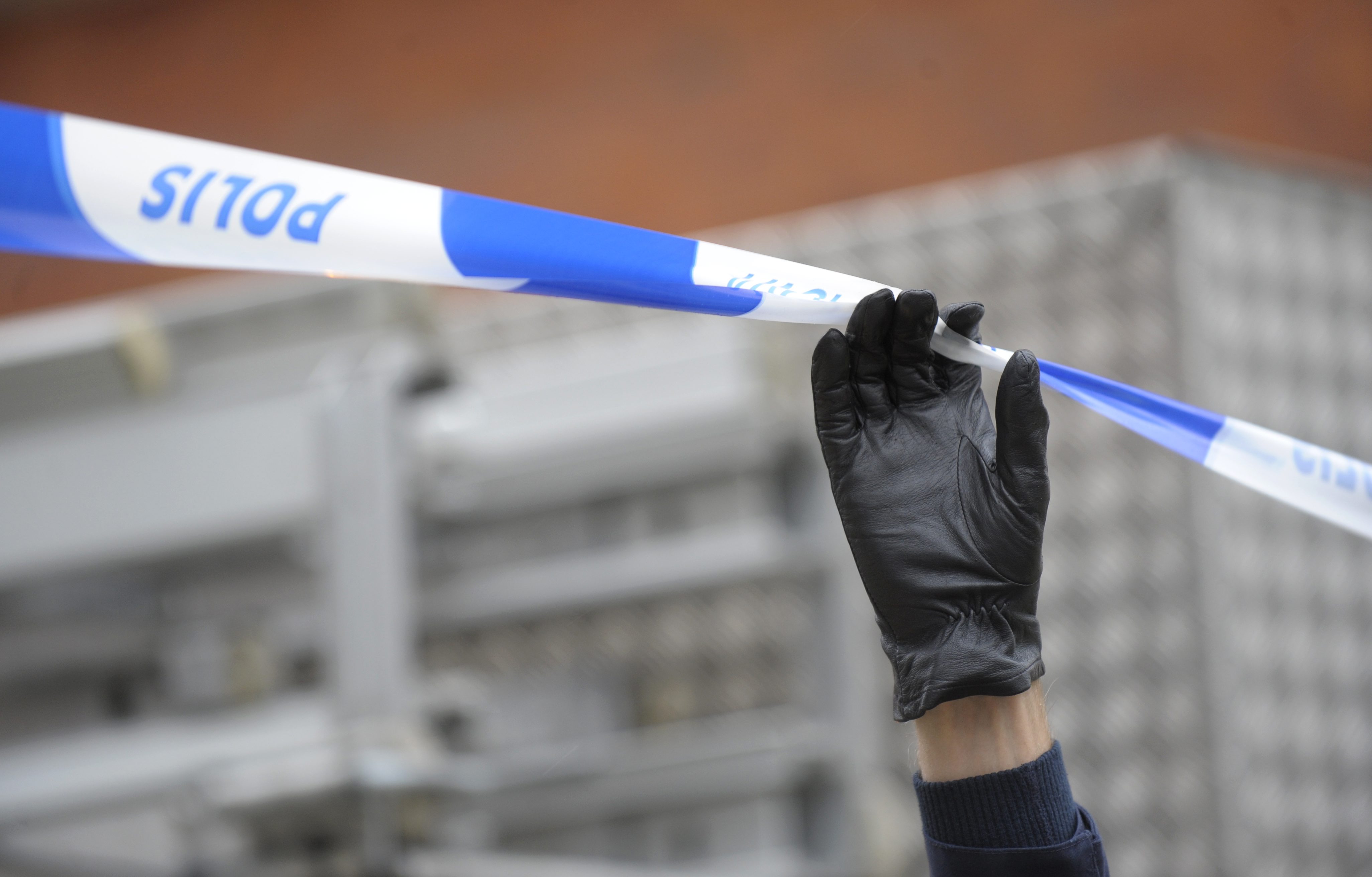 Ett skottdrama ägde rum i en lägenhet söder om Stockholm.