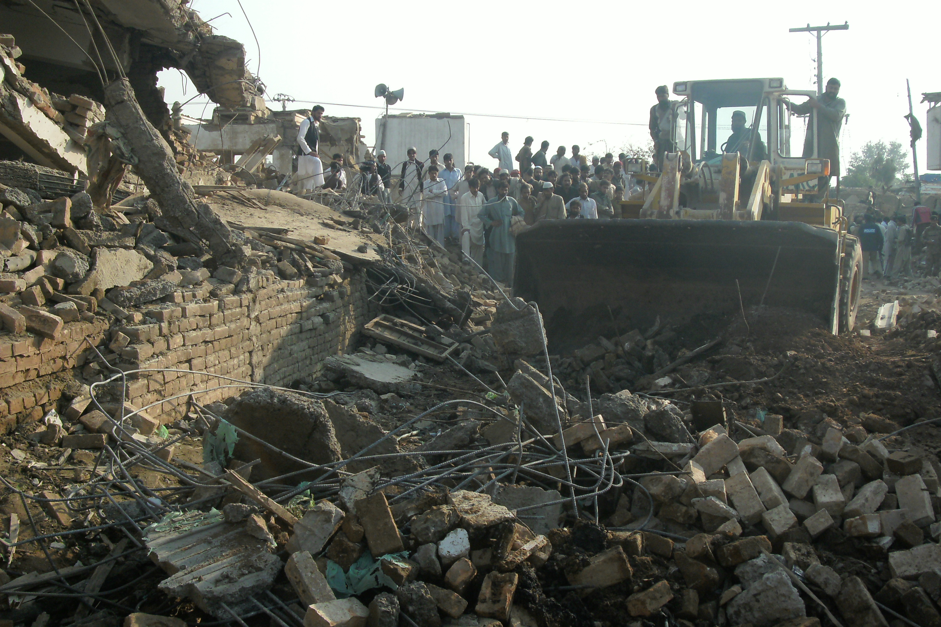 Bild från en tidigare attack i Peshawar.