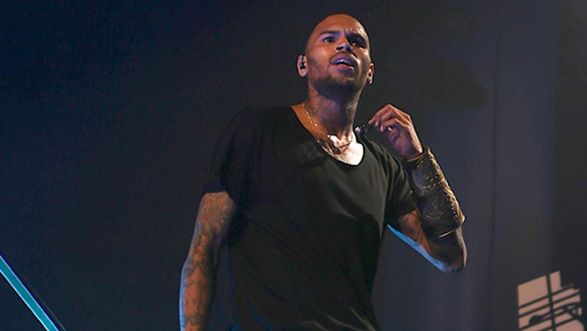 Här är Chris Brown på scen i Oslo – sans joint. 