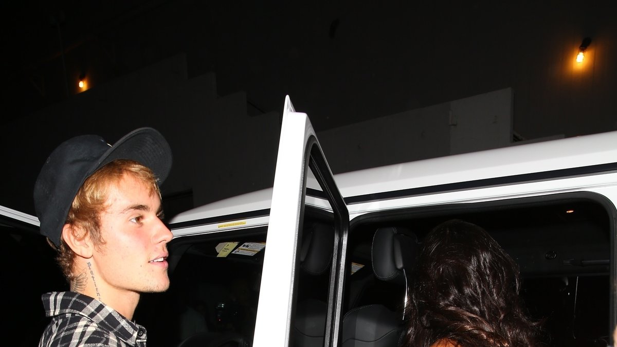 Justin Bieber och Paola Paulin i Beverly Hills.