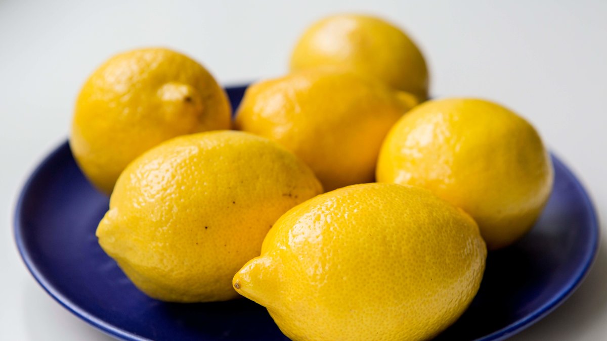 Citroner är nämligen fulla av vitamin C, vitamin A, folsyra och järn.