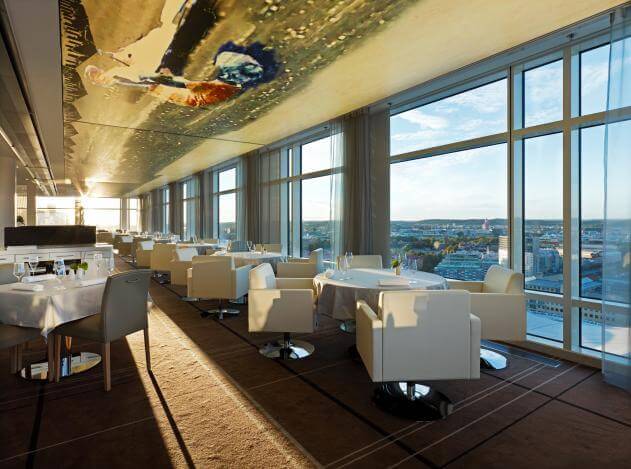 Upper House, Göteborg. Beläget i Gothia Towers med utsikt över staden. Hotellet har både spa och utomhuspool med glasgolv på nittonde våningen. Genomsnittspris: 3211 kr/natt. Upper House, Göteborg. Beläget i Gothia Towers med utsikt över staden. Hotellet har både spa och utomhuspool med glasgolv på nittonde våningen. Genomsnittspris: 3211 kr/natt.
