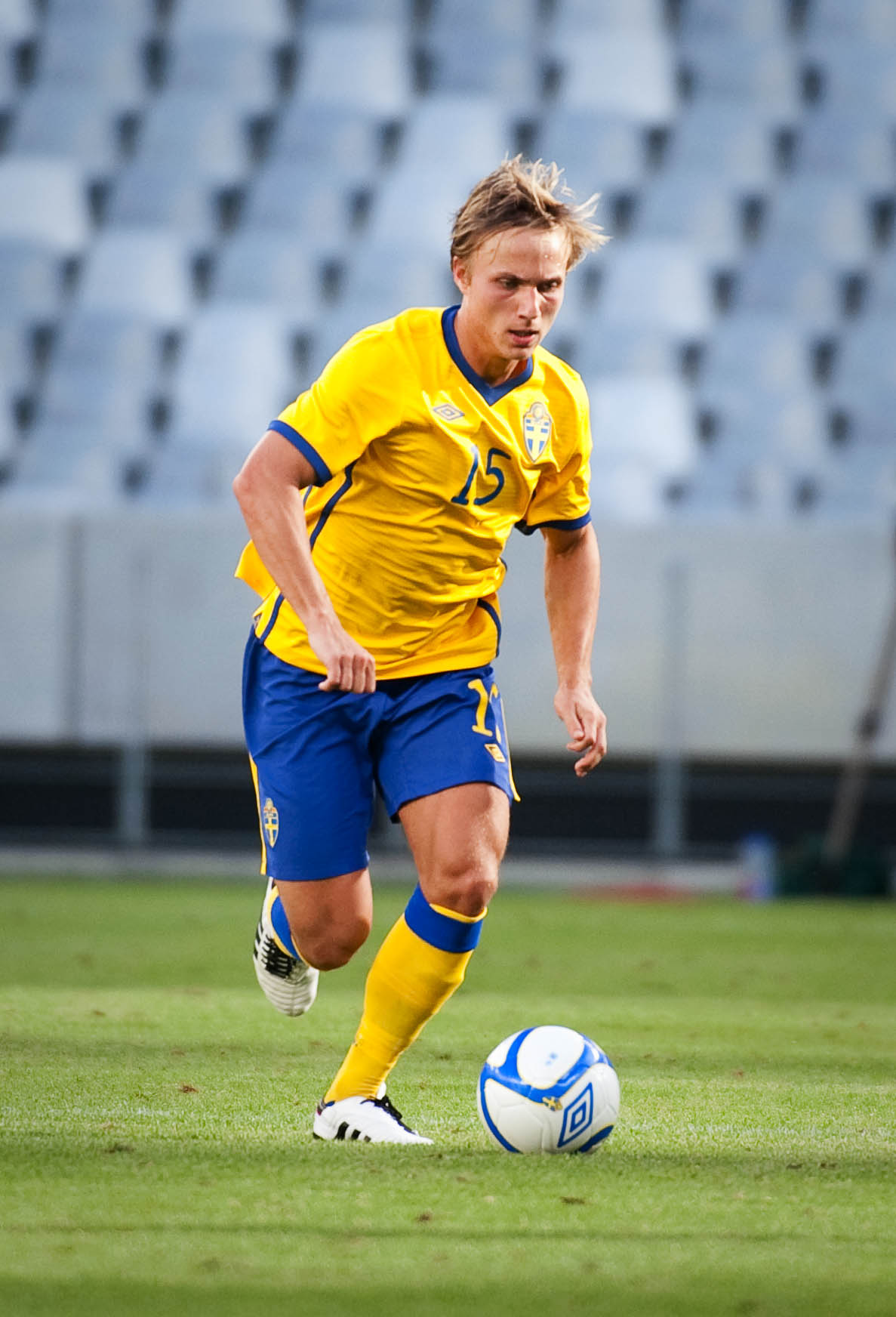 Pierre Bengtsson kan skriva på för den danska storklubben inom kort.