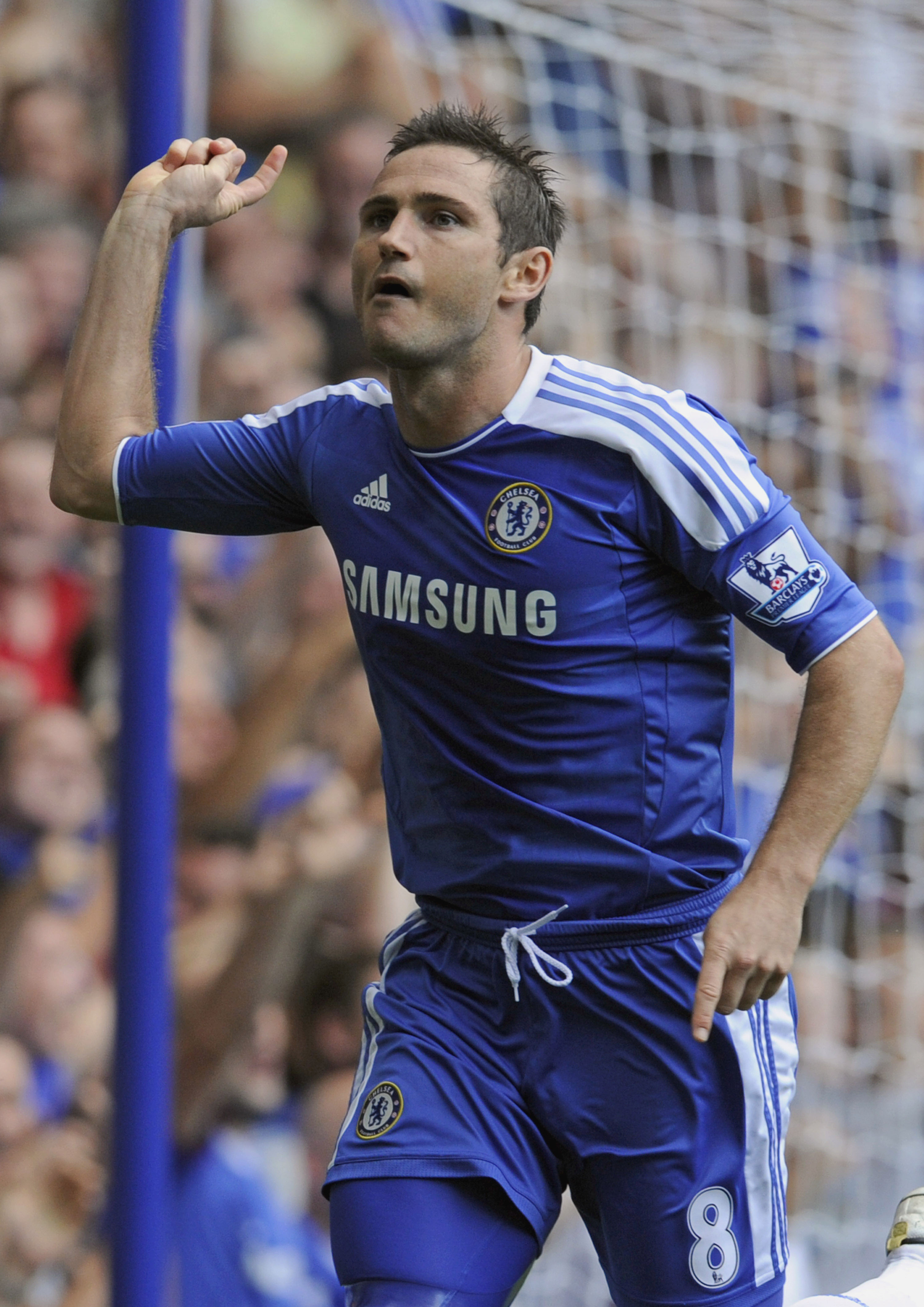 Chelsea tog sin andra raka seger när Norwich besegrades med 3-1. Här jublar Frank Lampard efter sitt straffmål.