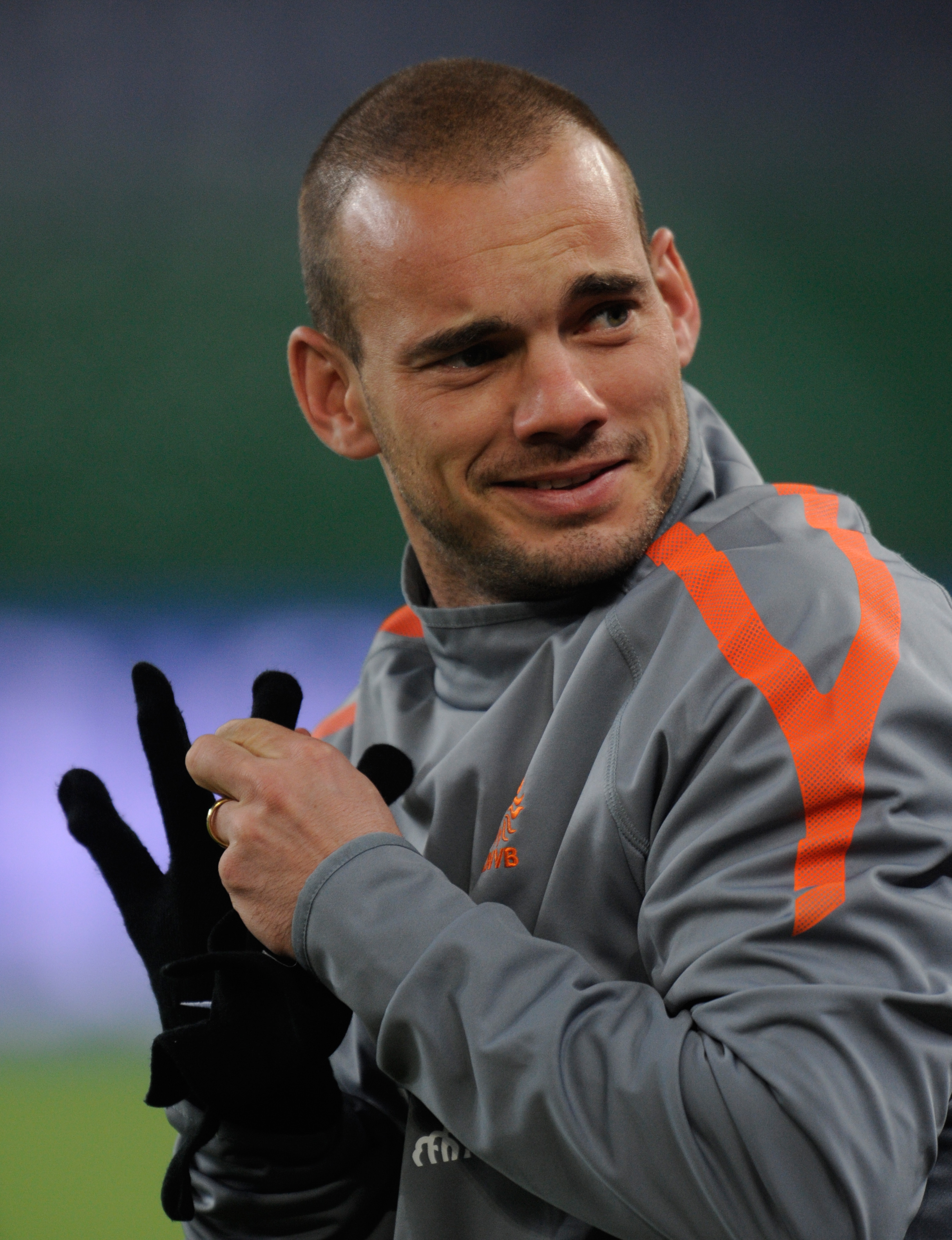 Danmark slipper inte Wesley Sneijder i EM-premiären.