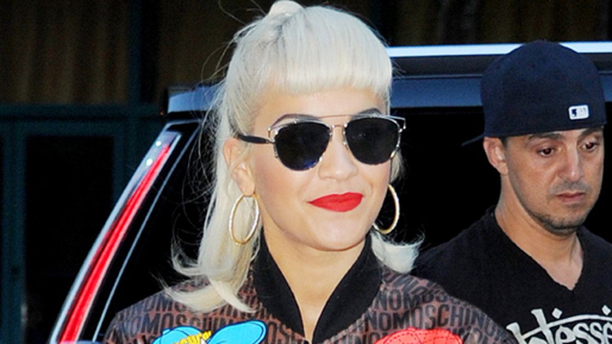 Rita Ora innan sitt gig i New York. 