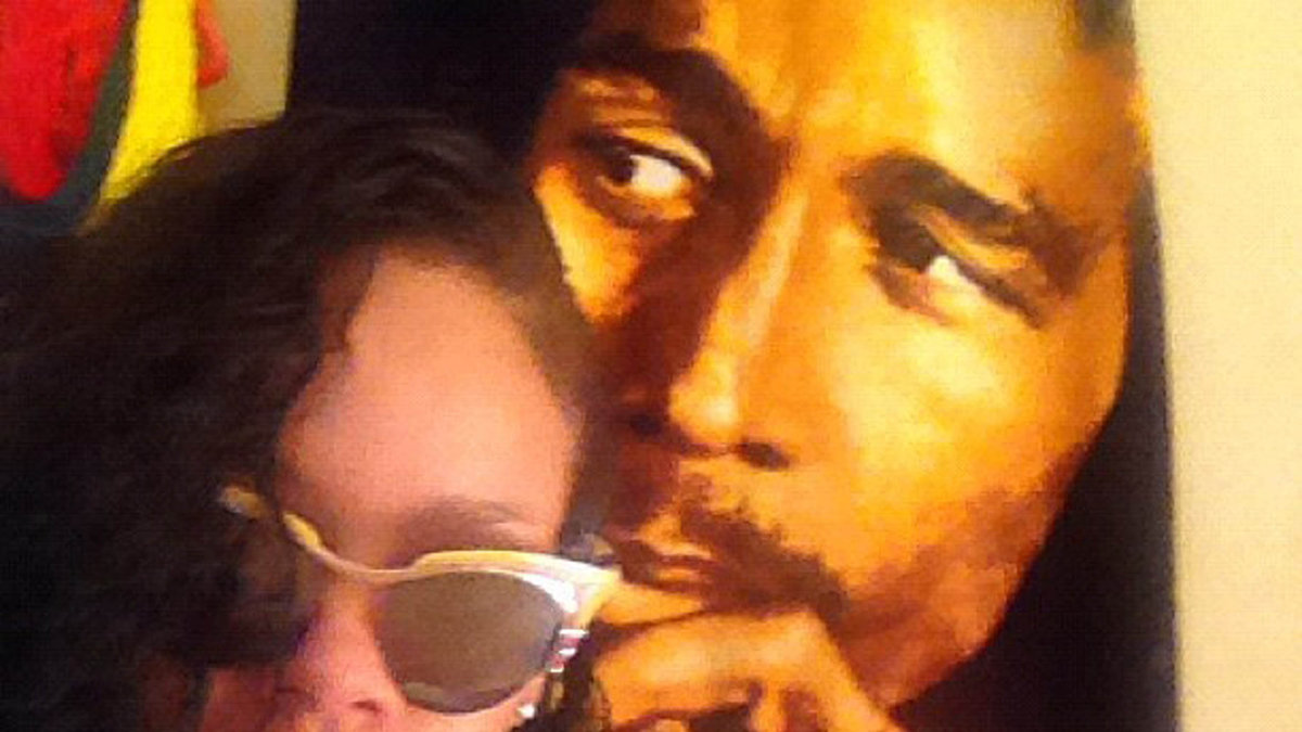 Rihanna hyllar Bob Marley.