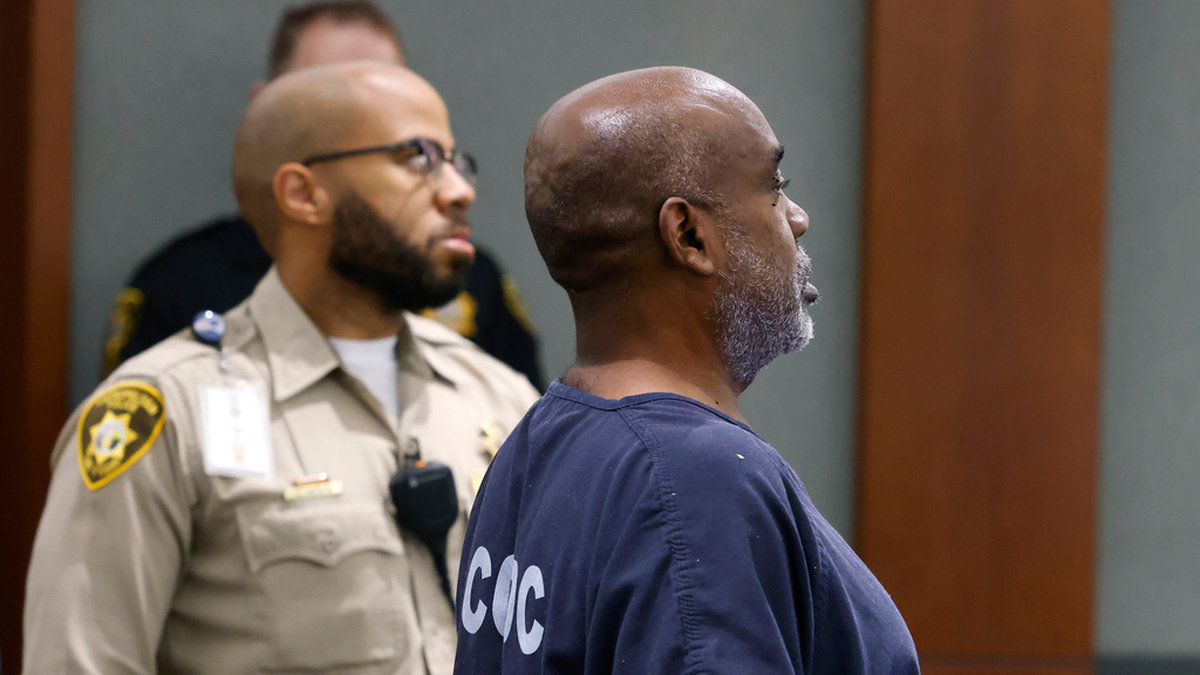En 60-årig man har ställts inför rätta i Las Vegas anklagad för mord på rapparen Tupac Shakur 1996.