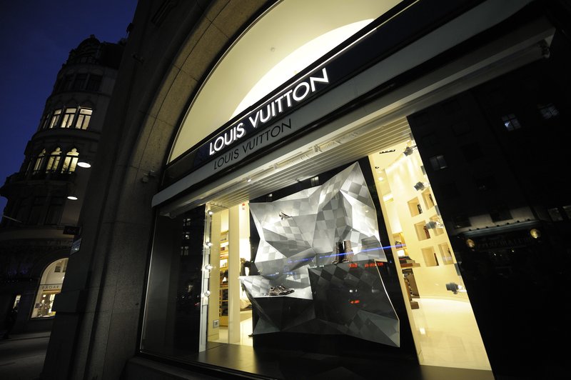 Louis Vuitton-butiken ligger på Birger Jarlsgatan i centrala Stockholm. Foto: Leif R Jansson/TT Louis Vuitton-butiken ligger på Birger Jarlsgatan i centrala Stockholm. Foto: Leif R Jansson/TT