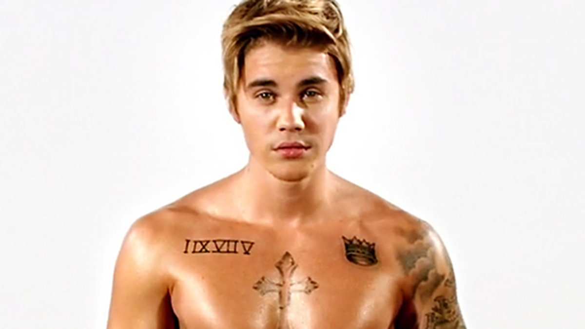 Justin Bieber har flera tatueringar över hela kroppen. 
